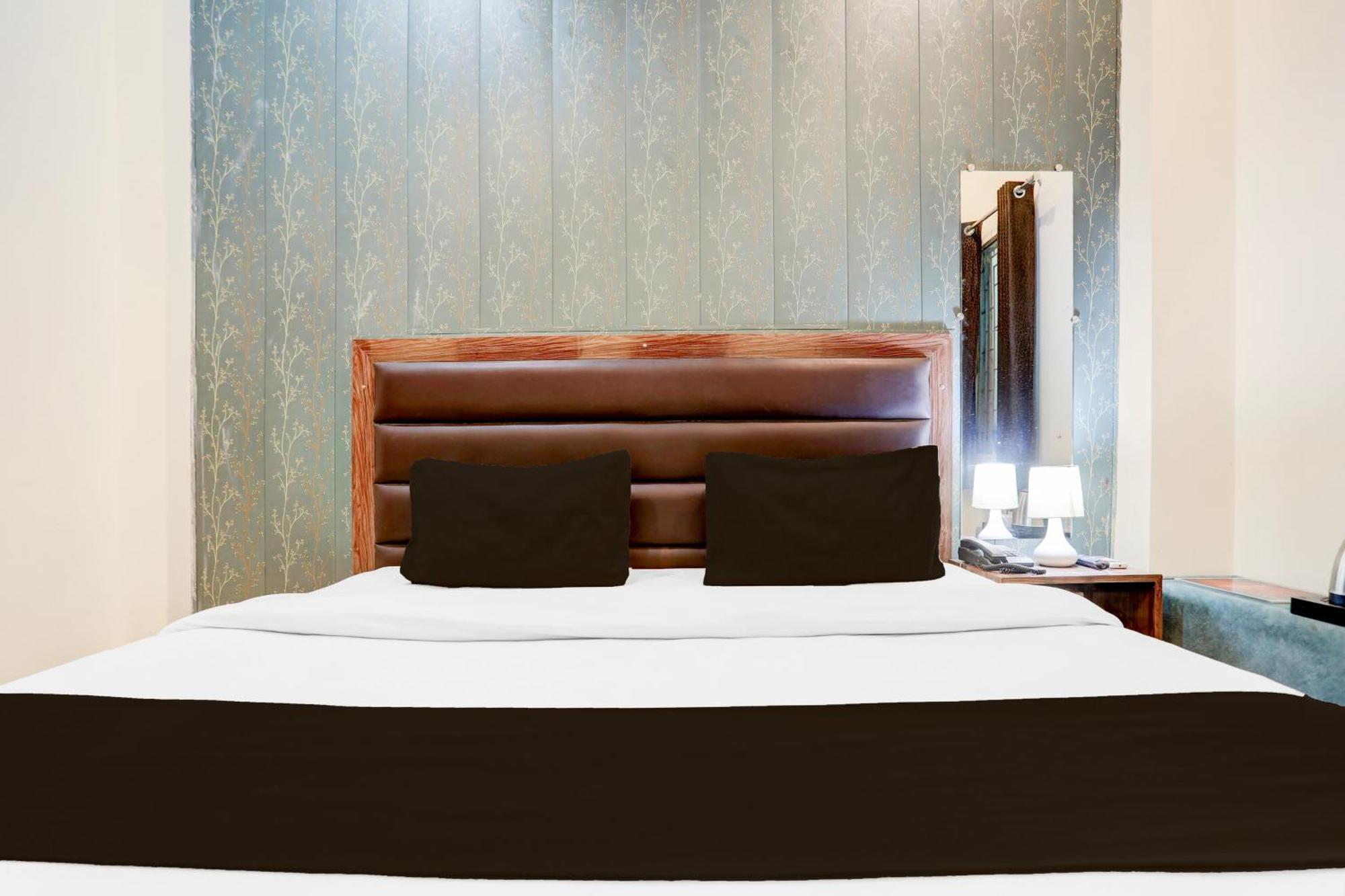 Super Hotel O Sankat Mochan Gandhi Nagar Kakarmatha Extérieur photo