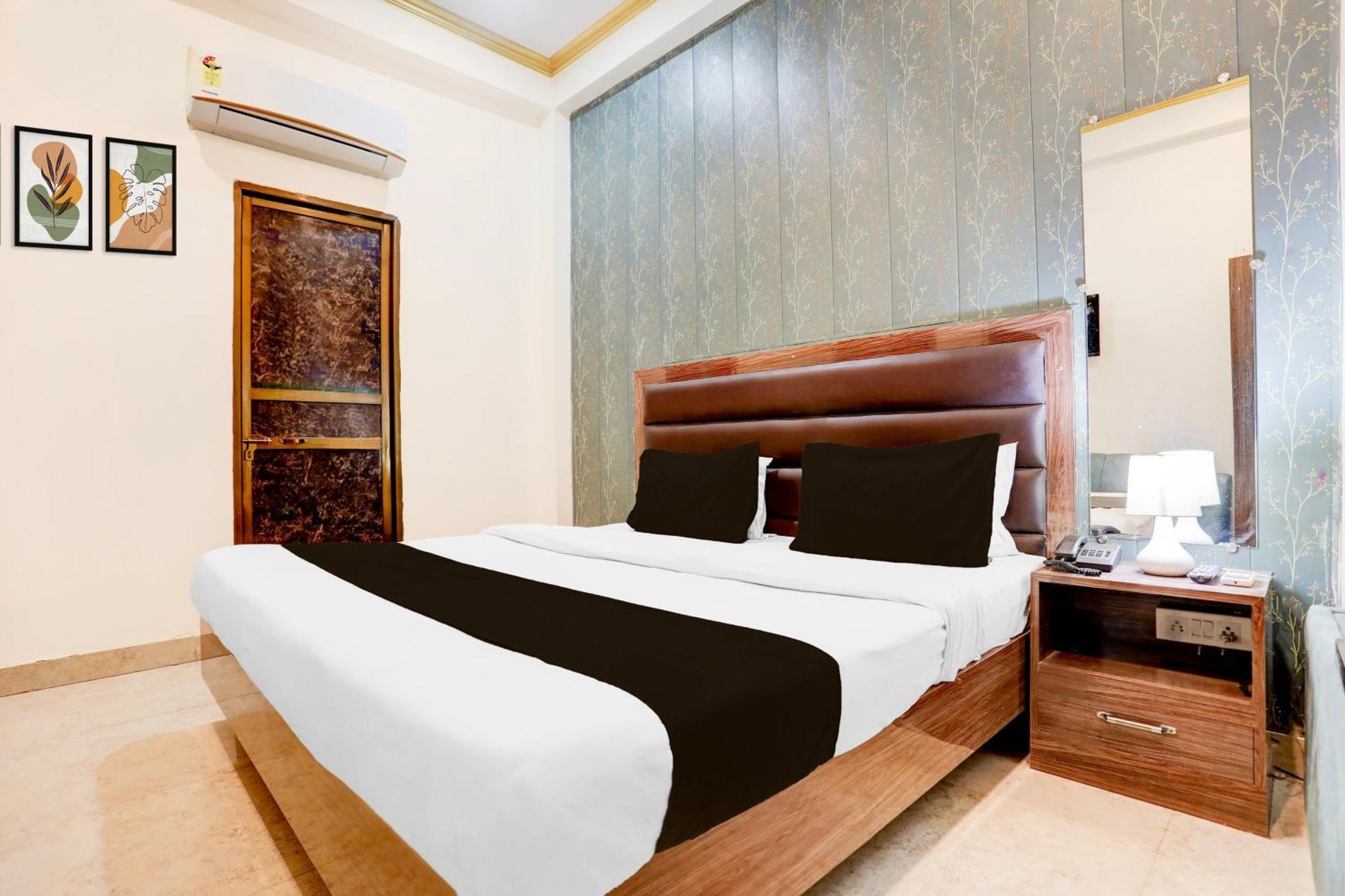 Super Hotel O Sankat Mochan Gandhi Nagar Kakarmatha Extérieur photo