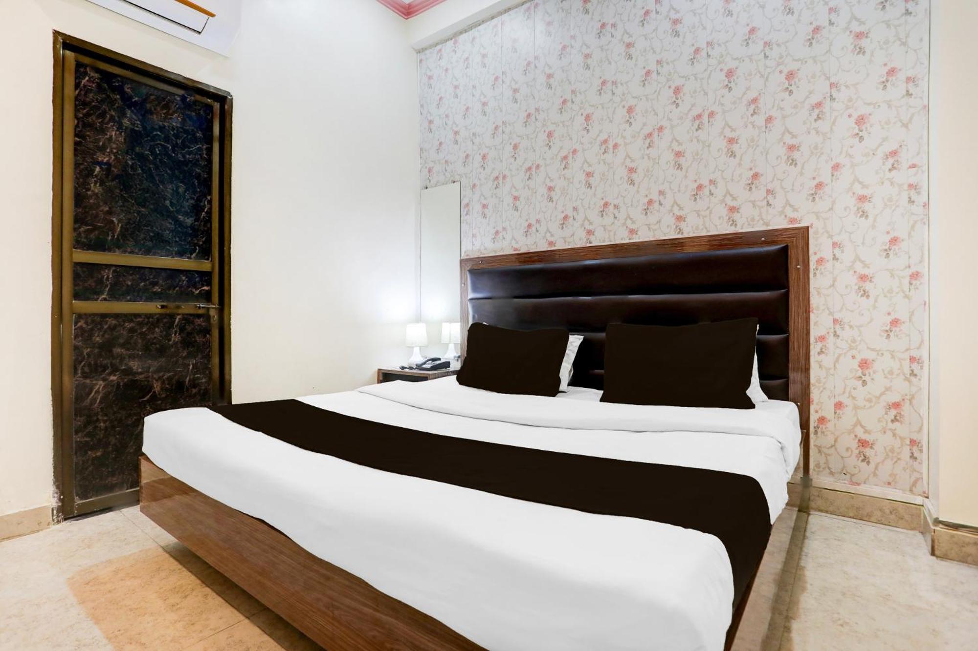 Super Hotel O Sankat Mochan Gandhi Nagar Kakarmatha Extérieur photo